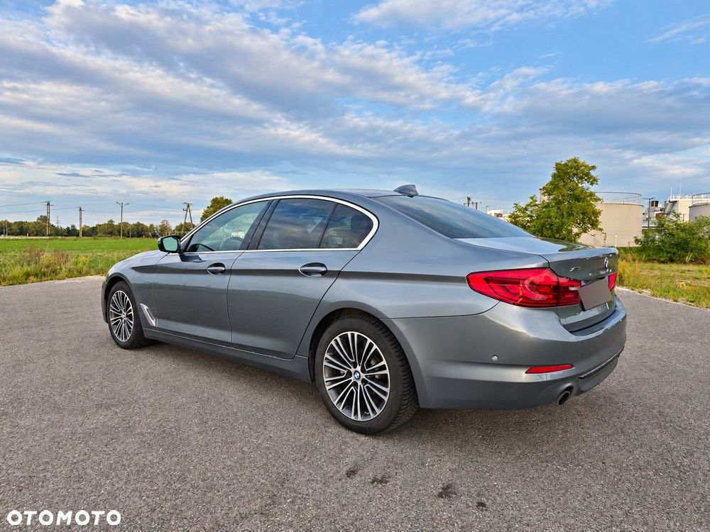 BMW Seria 5 530i GPF xDrive Sport Line sport - 12