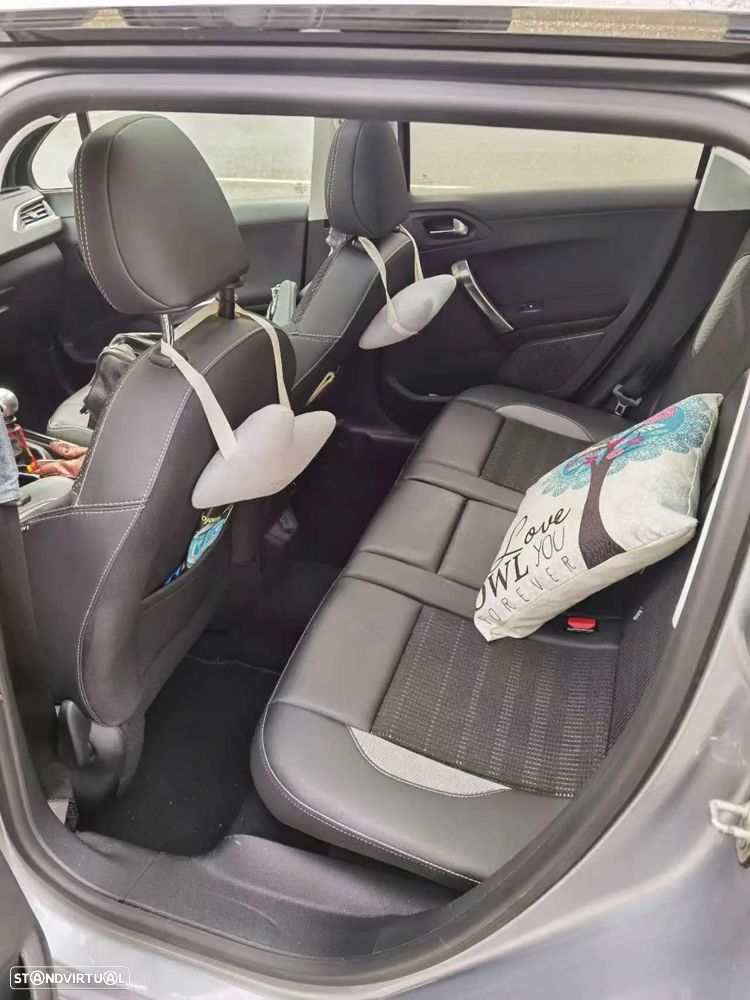 Peugeot 2008 1.2 PureTech Allure - 11