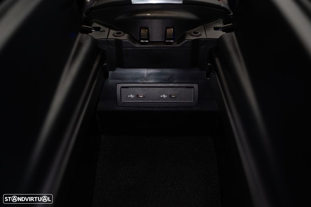 Mercedes-Benz E 300 de 4Matic T 9G-TRONIC - 38