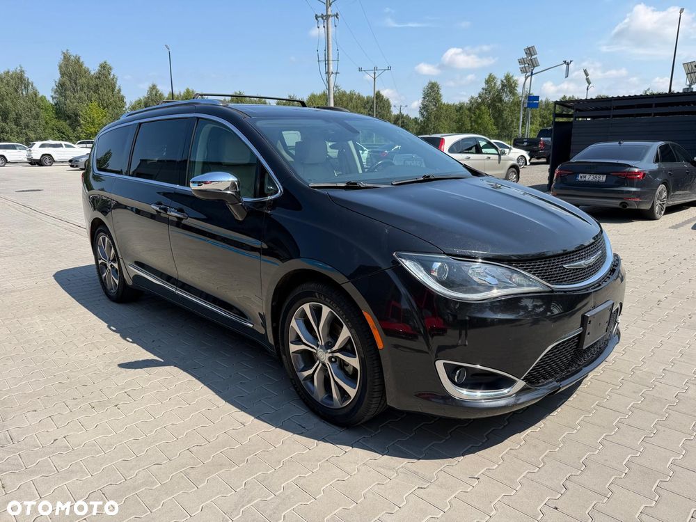 Chrysler Pacifica - 1