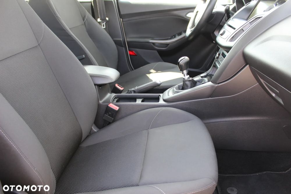 Ford Focus 1.6 TDCi ECOnetic 88g Start-Stopp-System Titanium - 8