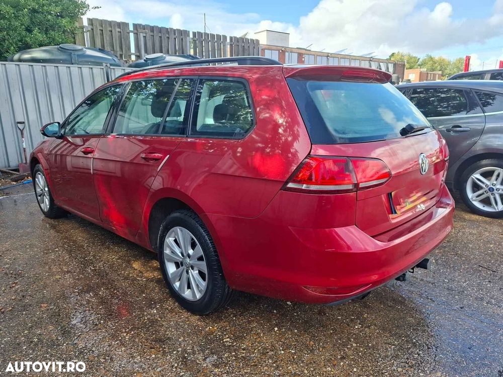 Far Dreapta Volkswagen Golf 2014 Break Rosu - 3