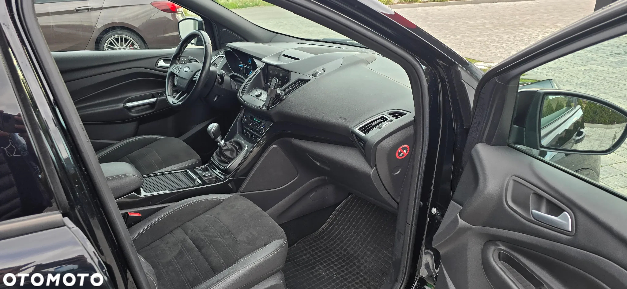 Ford Kuga 2.0 TDCi 2x4 ST-Line - 12