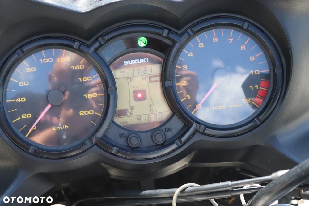 Suzuki V-STROM - 27