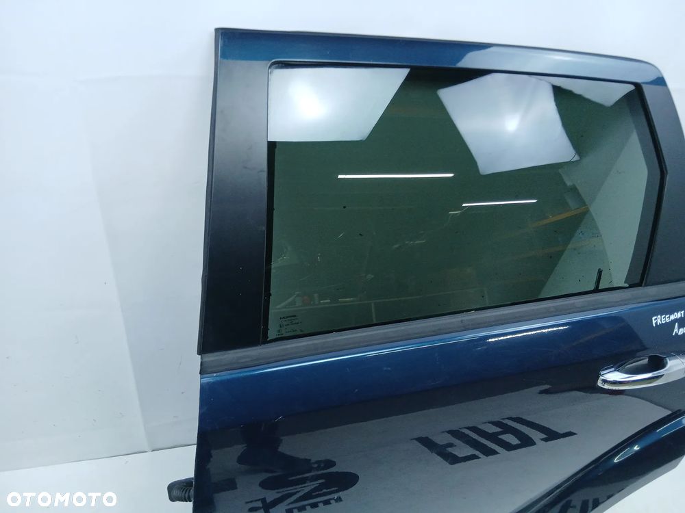 Drzwi tył tylne lewe Fiat Freemont - 2