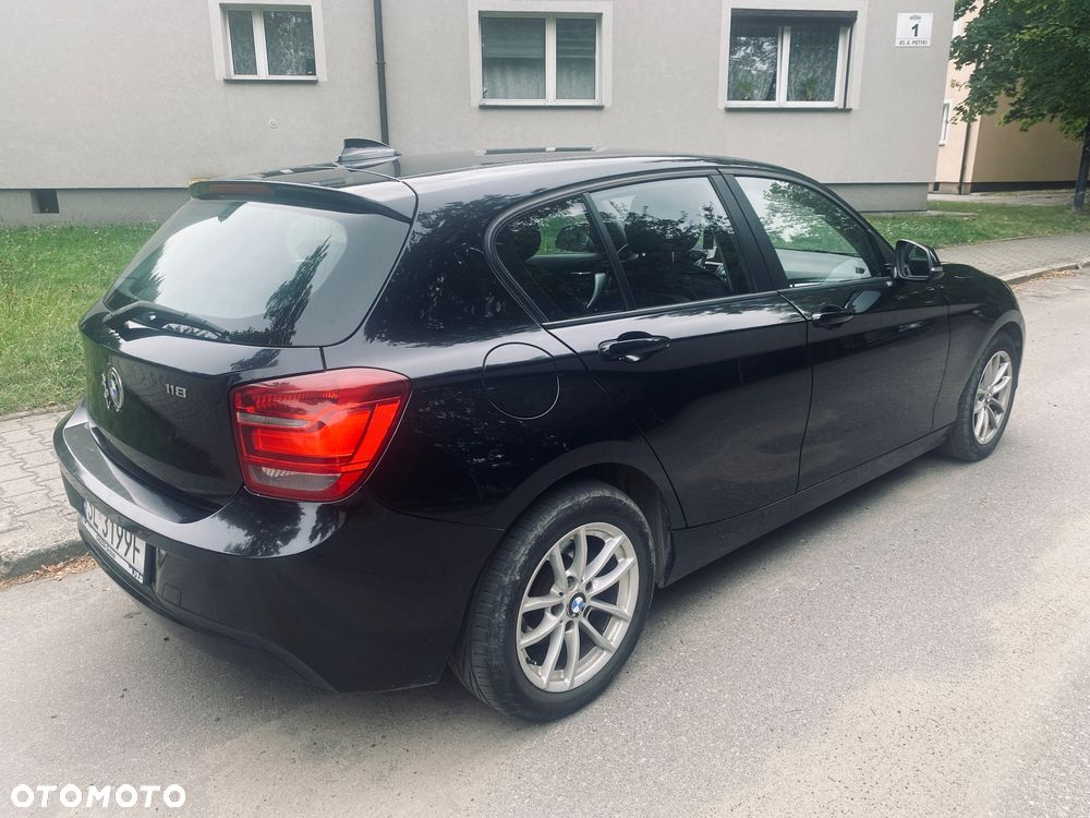 BMW Seria 1 118i - 4
