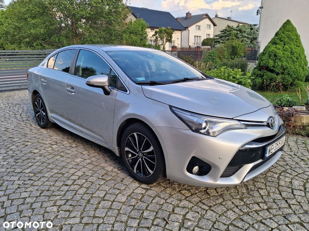Toyota Avensis 2.0 D-4D Premium - 2