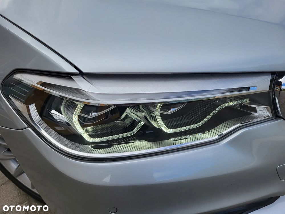 BMW Seria 5 540i xDrive Luxury Line - 24