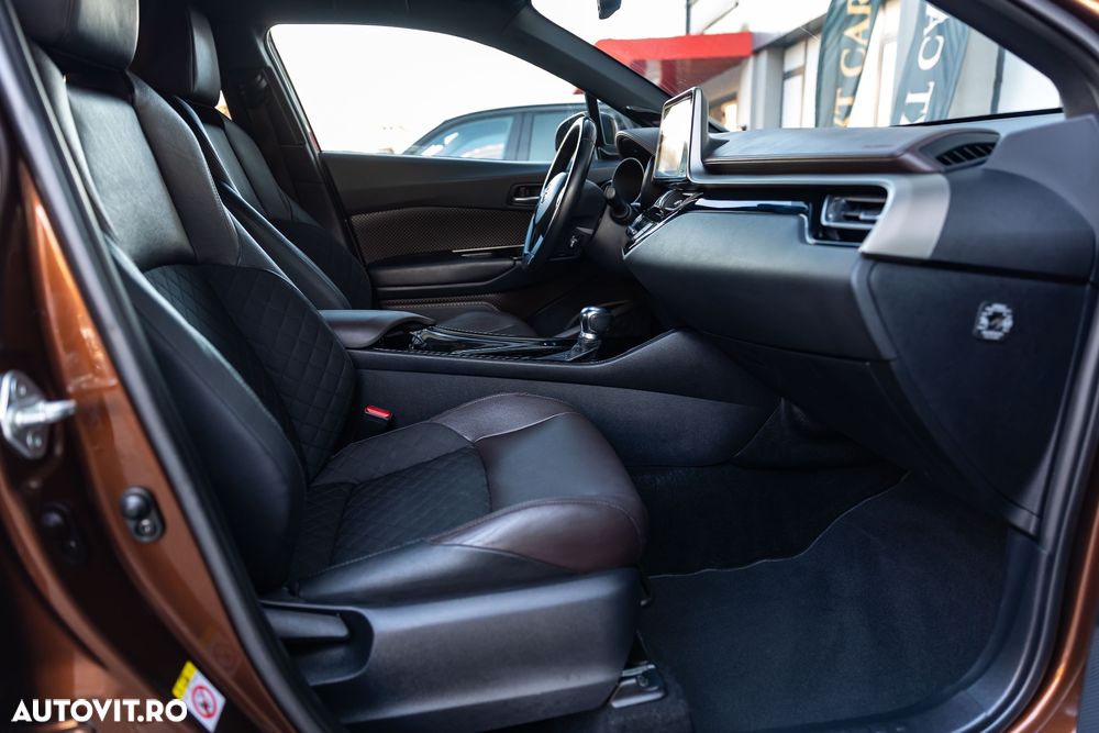Toyota C-HR Hybrid Lounge - 19