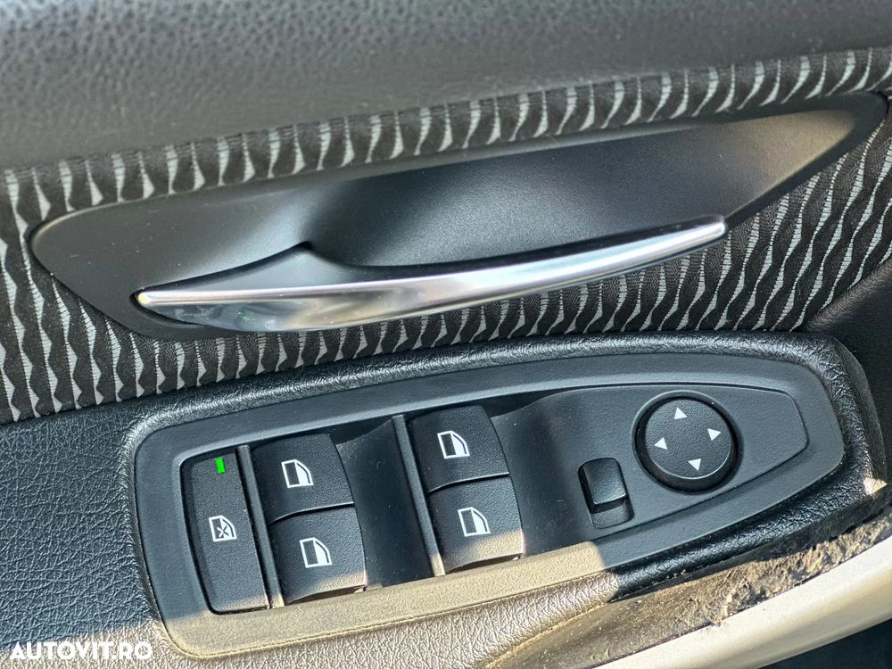 BMW Seria 3 318d Aut. - 13