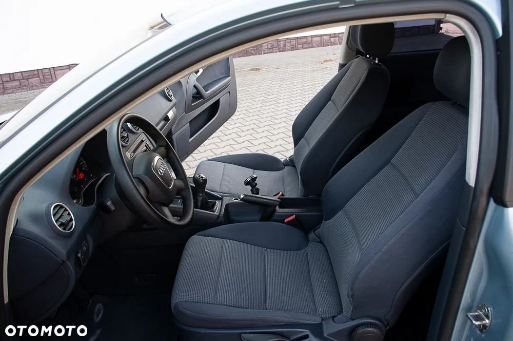Audi A3 3-drzwiowe 1.6 Ambiente - 30