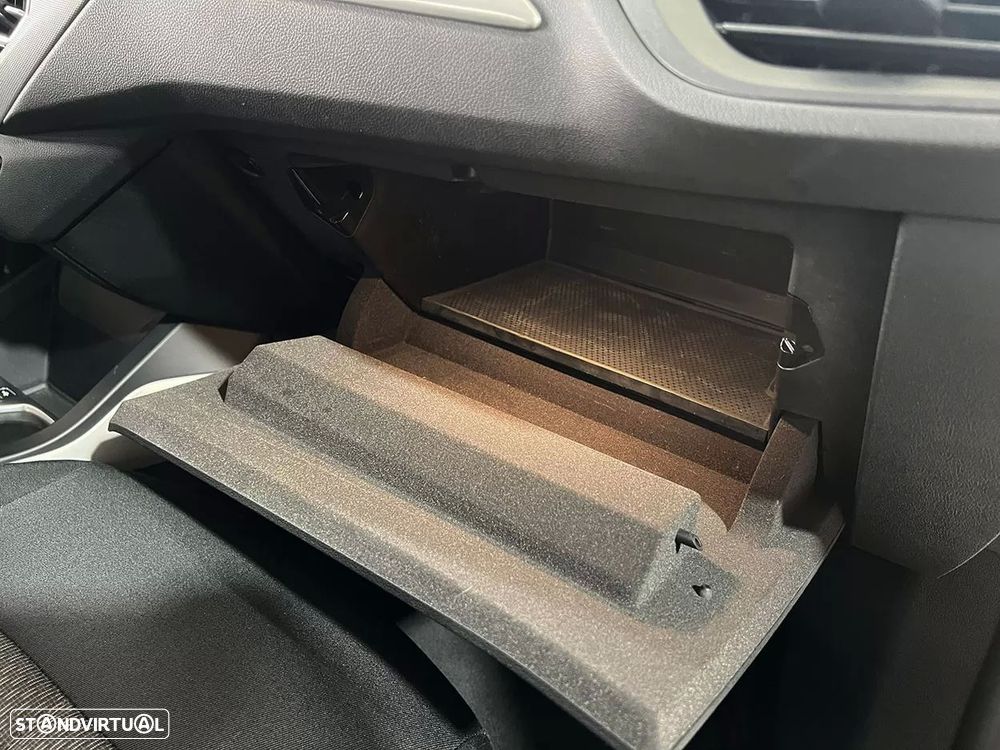 BMW 216 Gran Coupé - 16