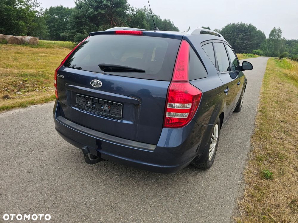 Kia Ceed - 24