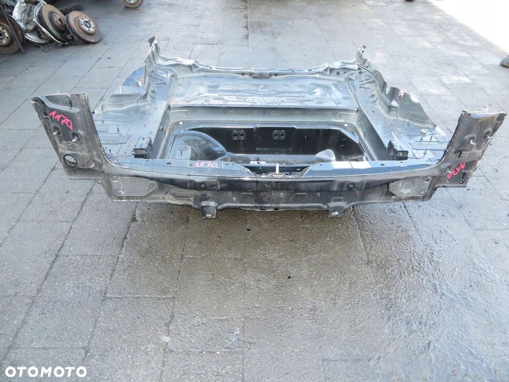 MERCEDES W213 KOMBI WANNA PAS TYLNY TYŁ 197 16- - 2