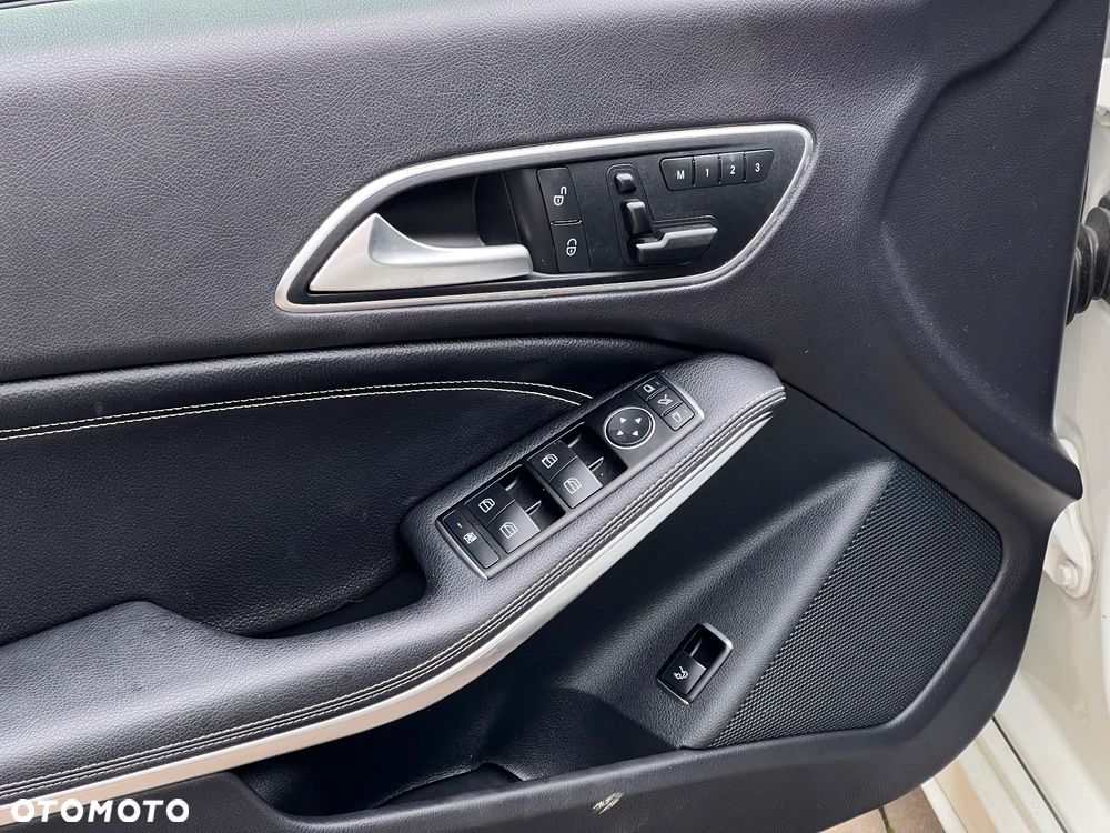 Mercedes-Benz CLA 250 4Matic 7G-DCT AMG Line - 9