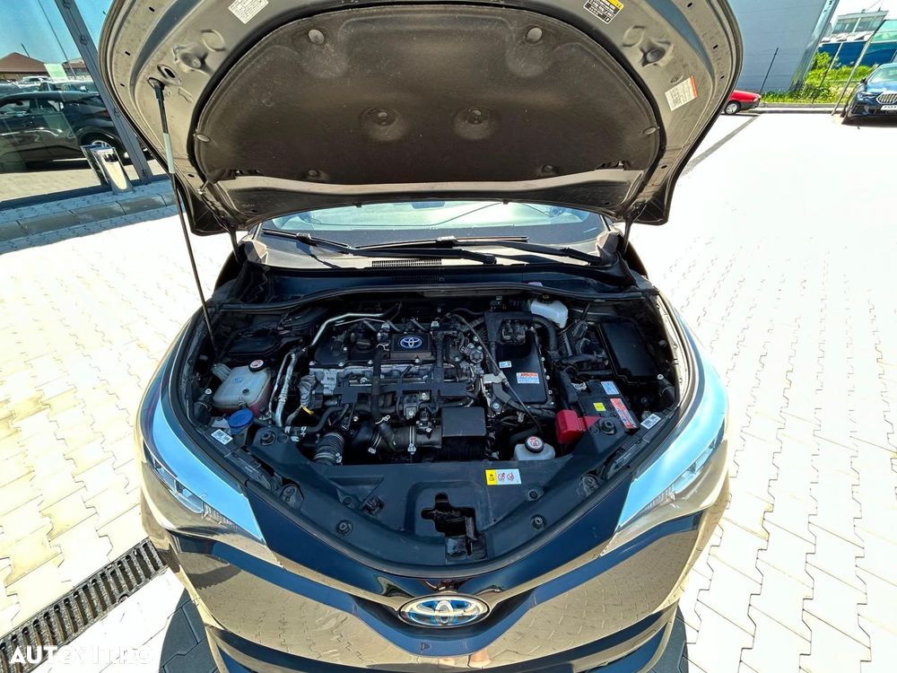 Toyota C-HR 1.8 HSD 4x2 CVT C-enter - 32