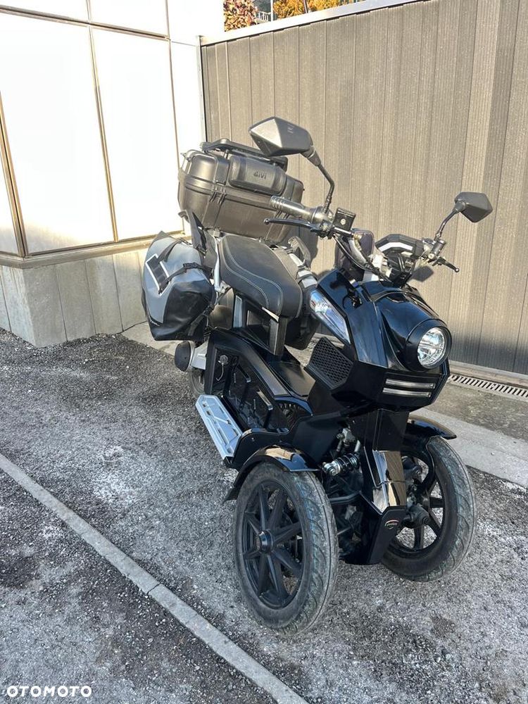 iamelectric iTank - 6