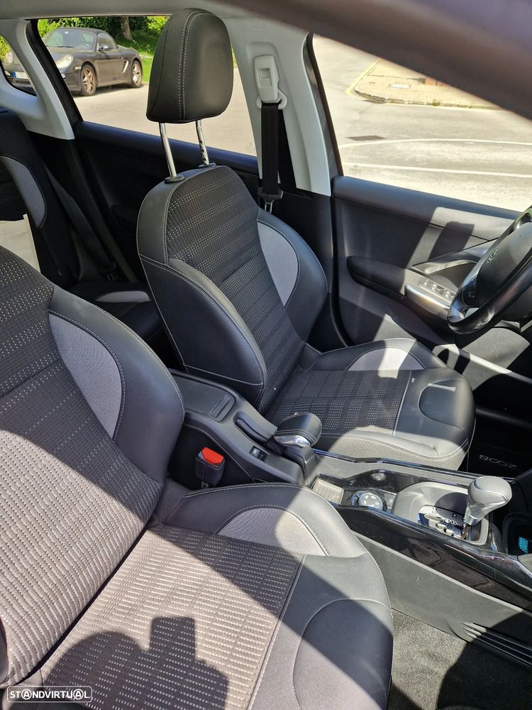 Peugeot 2008 PureTech 110 GPF Stop&Start EAT6 Allure - 6