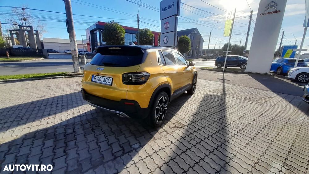 Jeep Avenger 1.2 AT6 Turbo MHEV Summit - 3