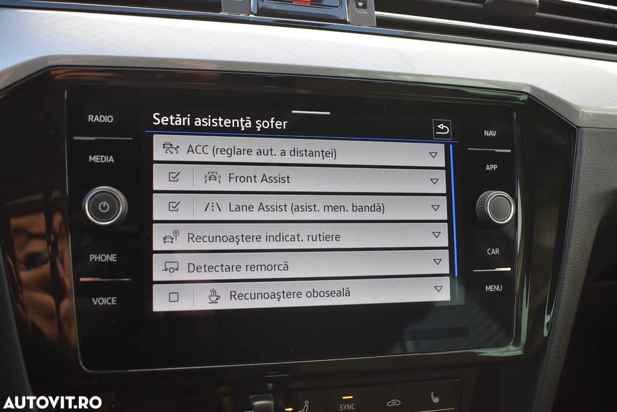 Volkswagen Passat Variant 2.0 TDI DSG (BlueMotion Technology) Comfortline - 20