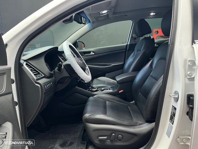 Hyundai Tucson 2.0 CRDi 4WD Auto Premium - 8