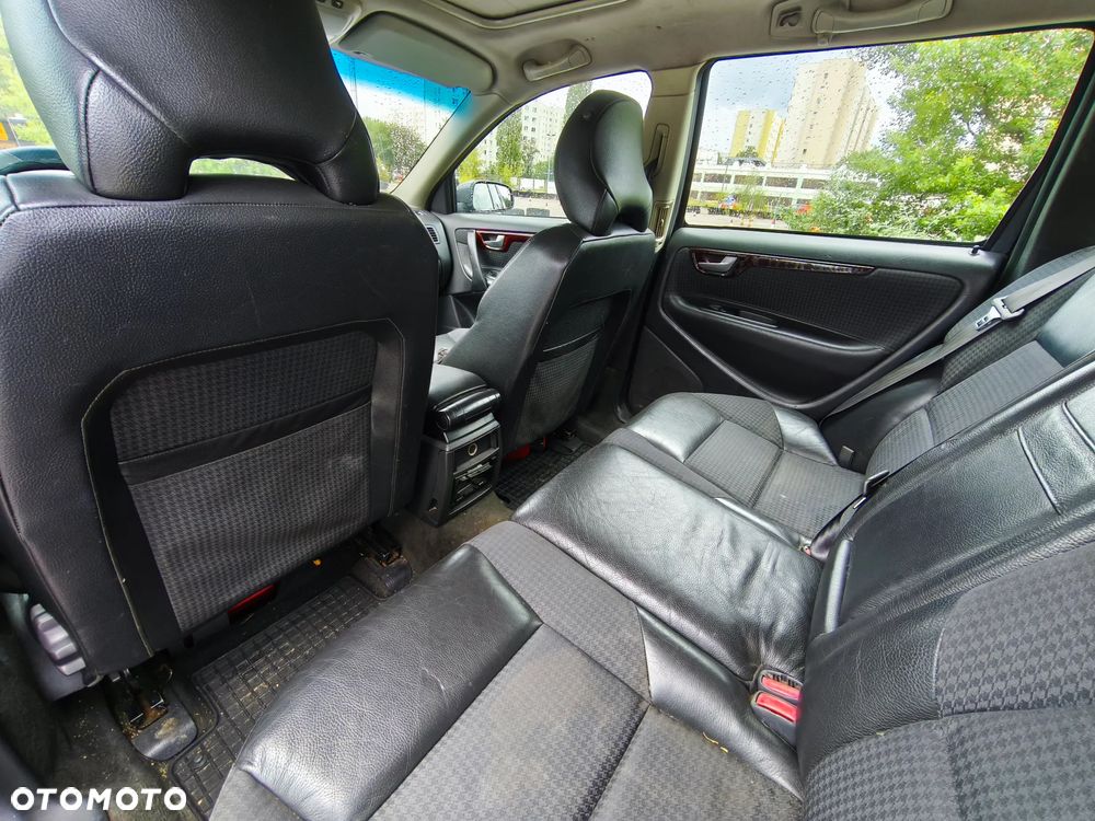 Volvo V70 2.4 D5 AWD Optima - 13