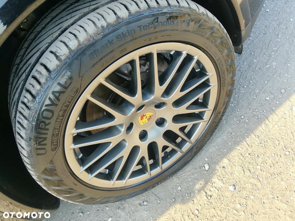 Porsche Cayenne - 19