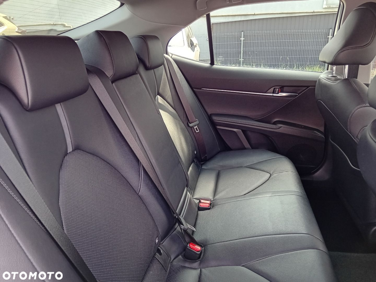 Toyota Camry - 30