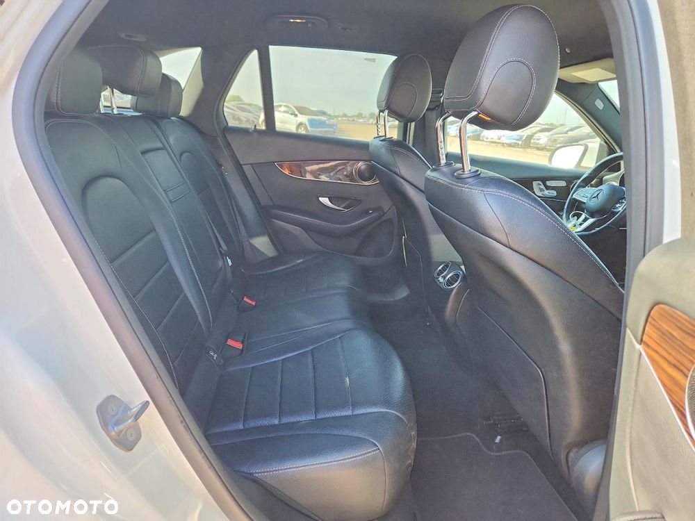 Mercedes-Benz GLC 300 4Matic 9G-TRONIC - 10