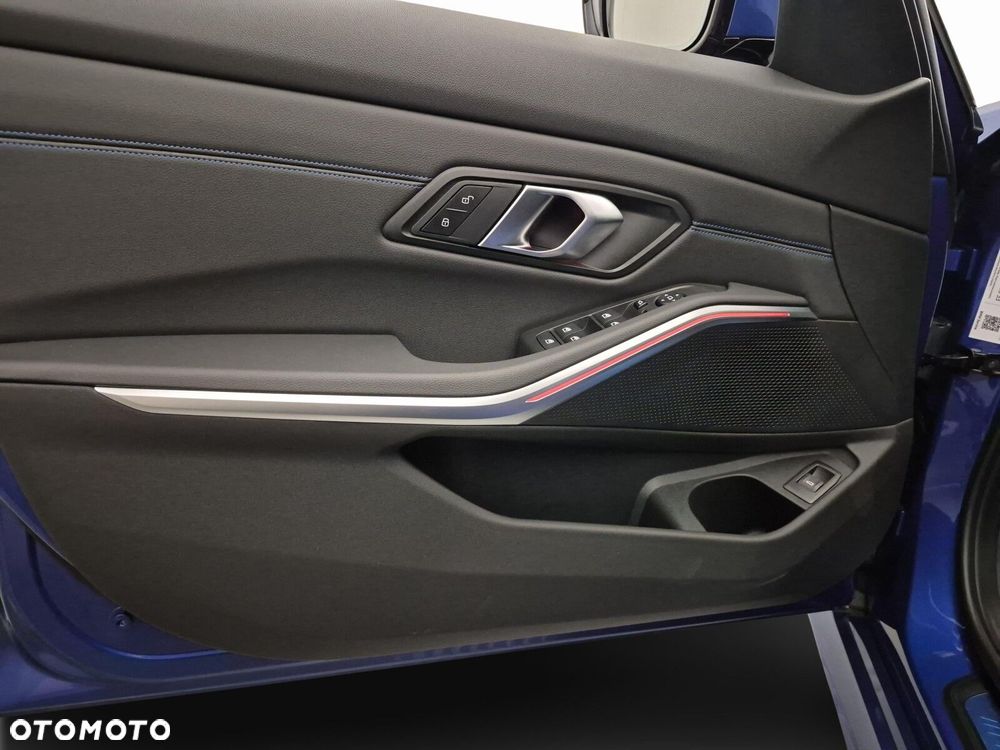 BMW Seria 3 320d xDrive mHEV sport - 11