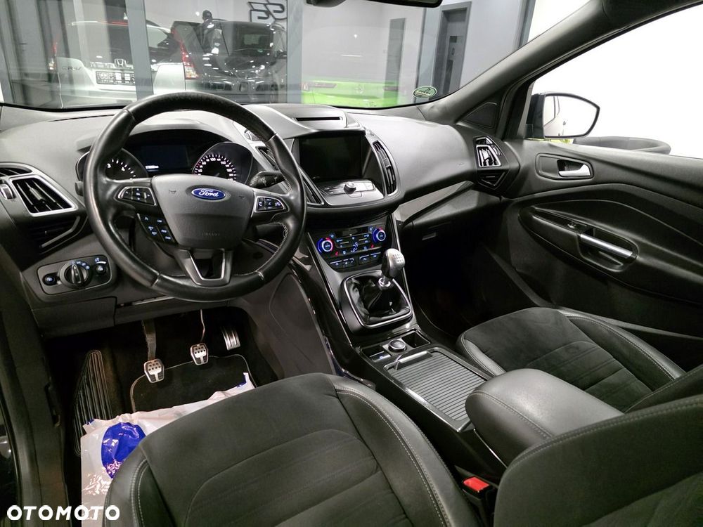 Ford Kuga 2.0 TDCi 4x4 ST-Line - 19