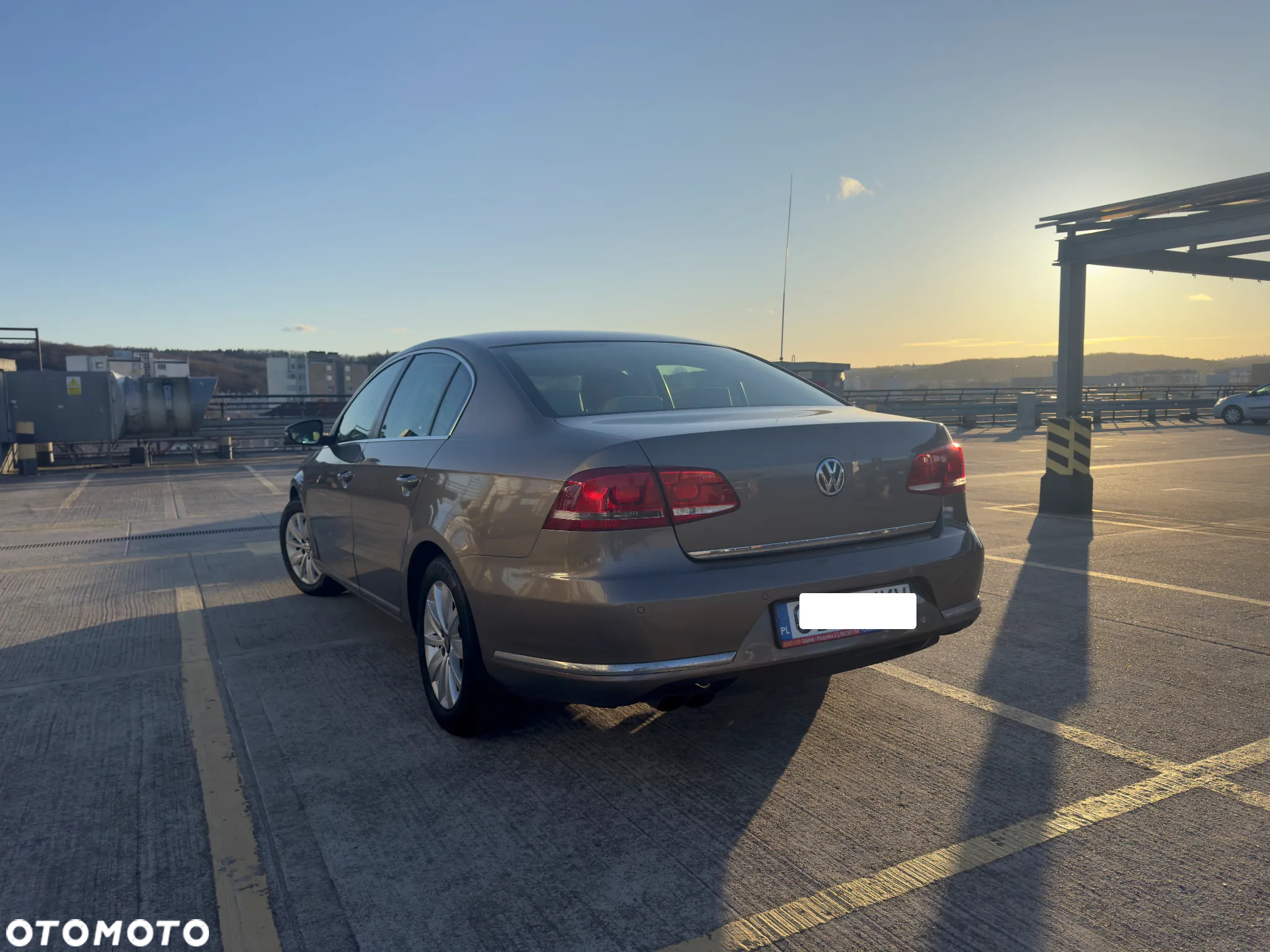 Volkswagen Passat 2.0 TDI Comfortline - 12