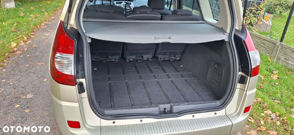 Renault Grand Scenic - 9