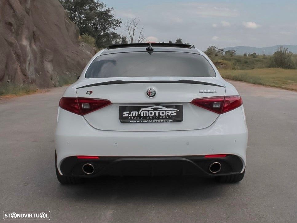 Alfa Romeo Giulia 2.2 D Veloce Q4 AT8 - 5