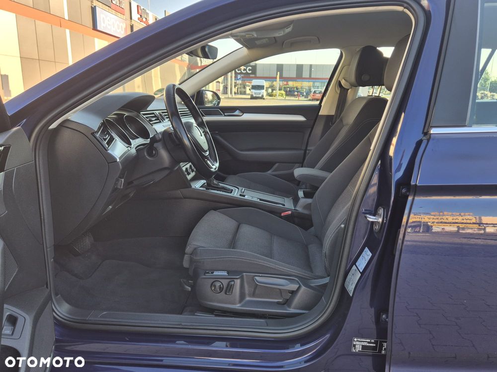 Volkswagen Passat 2.0 TDI SCR Highline DSG - 28