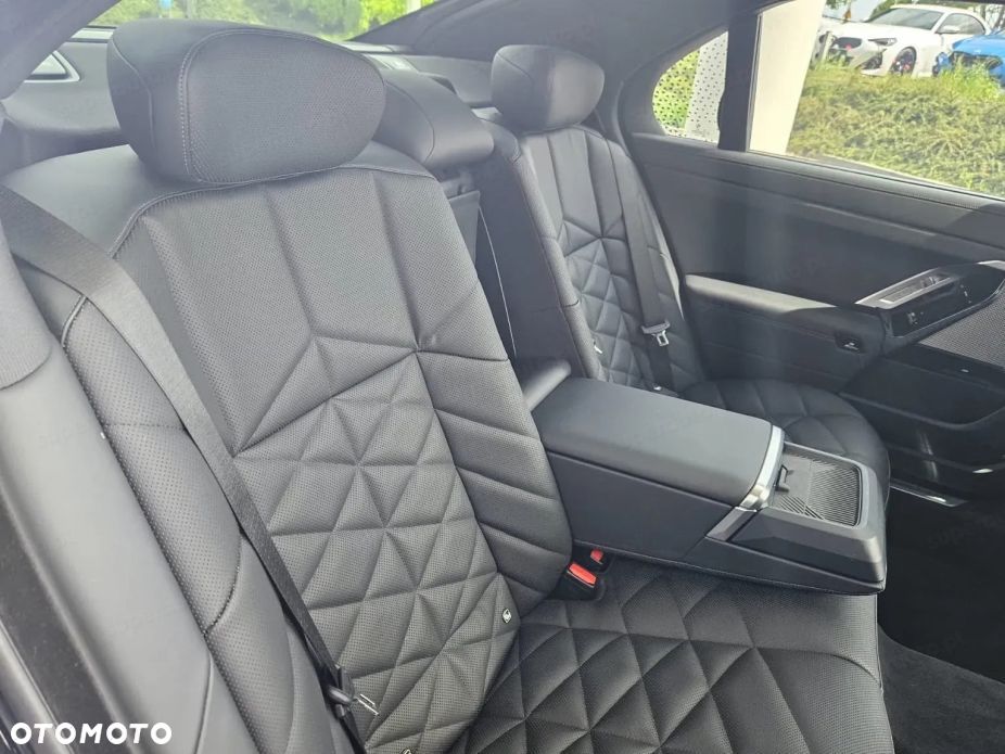BMW Seria 7 - 10