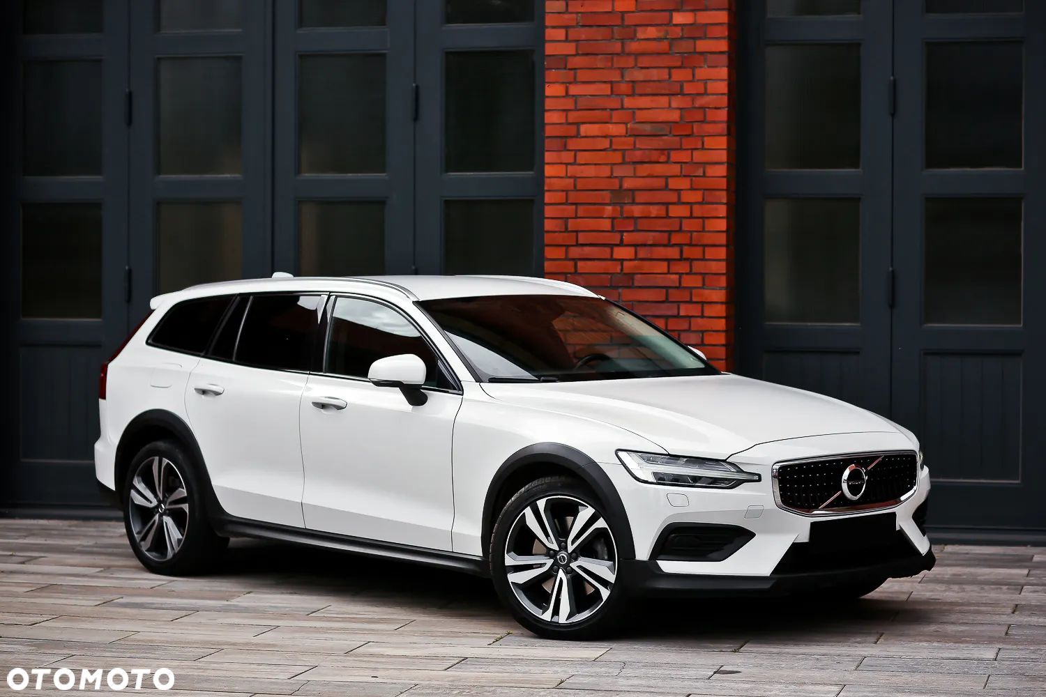 Volvo V60 Cross Country Pro D4 AWD - 1