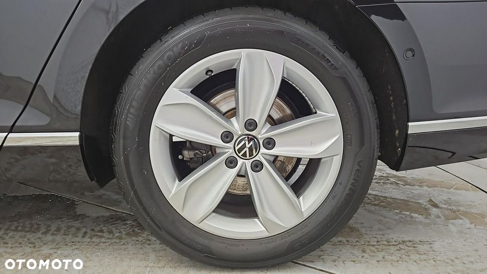 Volkswagen Passat Variant 2.0 TDI EVO Elegance DSG - 24