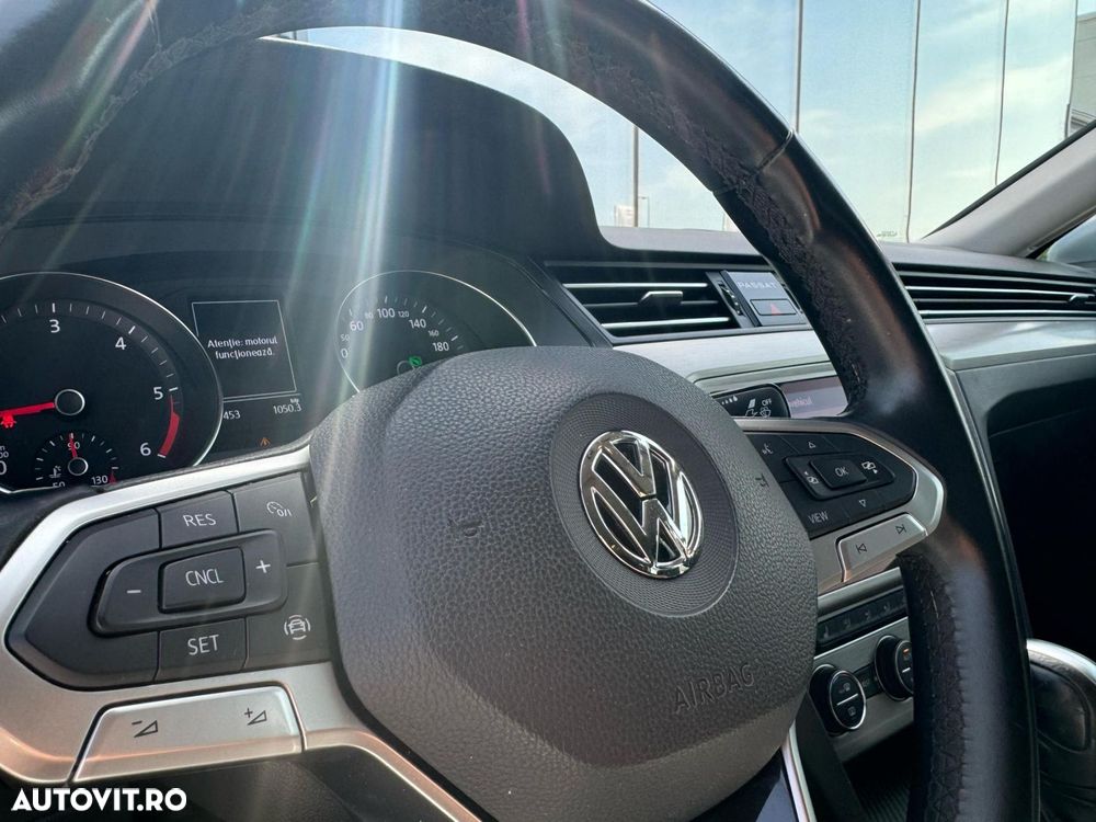 Volkswagen Passat 2.0 TDI DSG Advance - 16