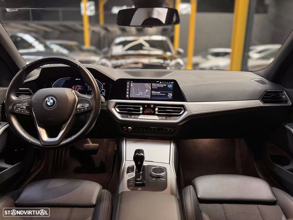 BMW 320 e Line Sport Auto - 11