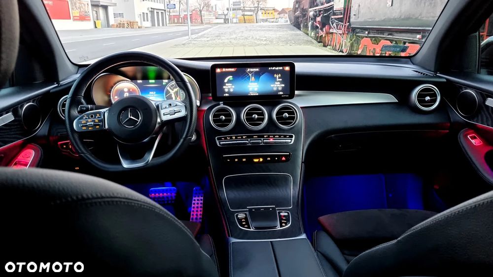 Mercedes-Benz GLC - 11