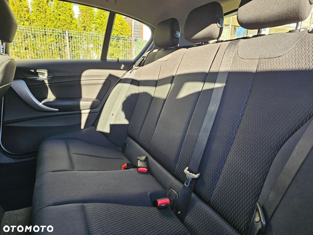 BMW Seria 1 116i - 21
