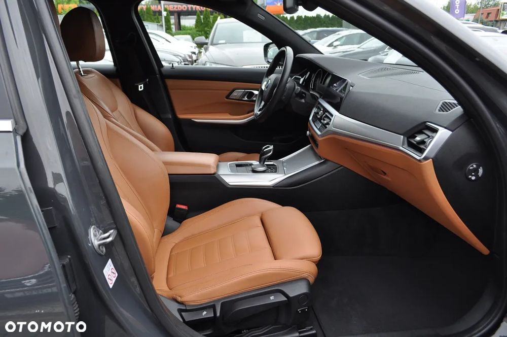 BMW Seria 3 330d Luxury Line sport - 34
