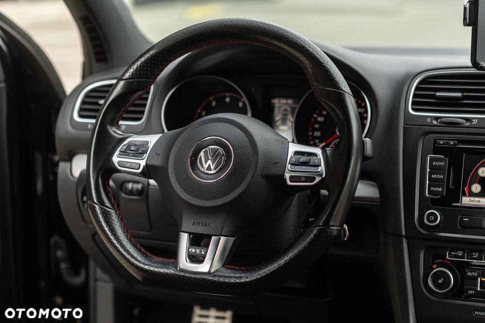 Volkswagen Golf 2.0 TSI GTI - 29