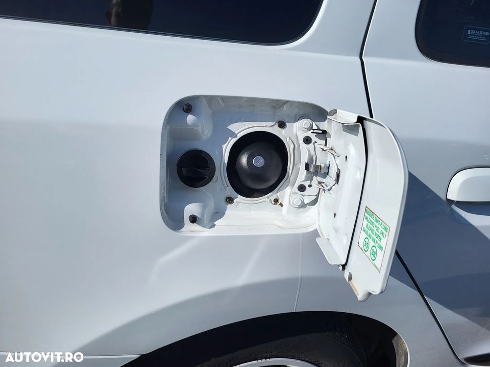 Dacia Logan 0.9 90CP Laureate - 5