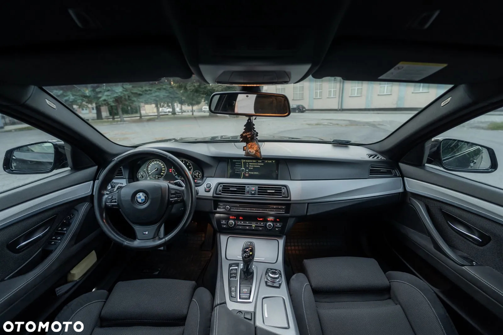 BMW Seria 5 528i xDrive - 31