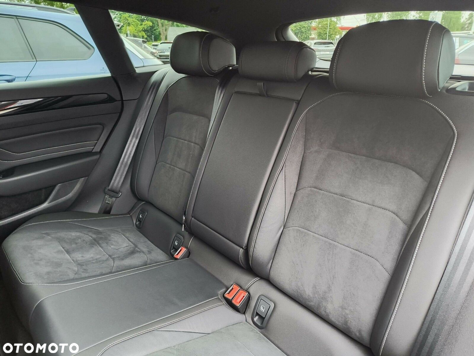 Volkswagen Arteon 2.0 TSI R-Line DSG - 24