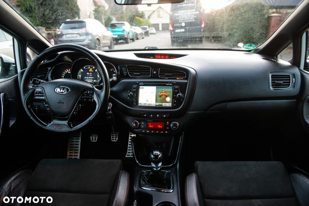 Kia Ceed 1.6 T-GDI GT - 33