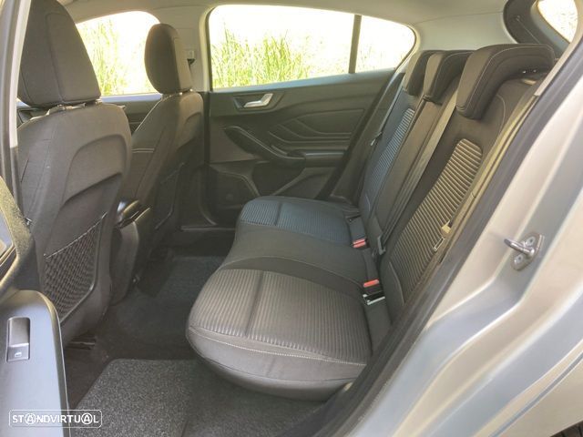 Ford Focus 1.5 TDCi ECOBlue Connected - 27