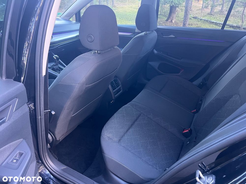 Volkswagen Golf - 8